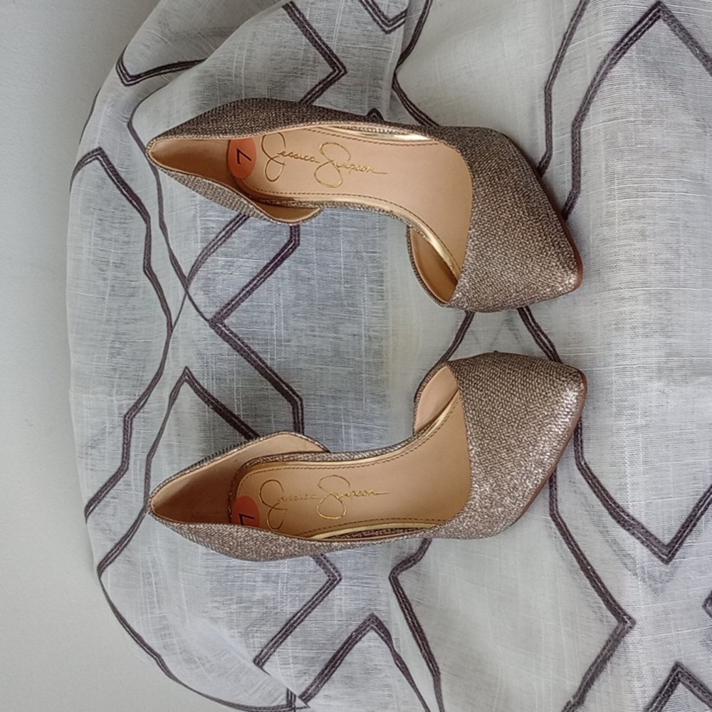 New Jessica Simpson size 7 silvery/ gold blinged out look